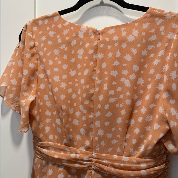 Madewell Apricot Star Print Dress - Size 6 - cinched waist - Picture 5 of 13